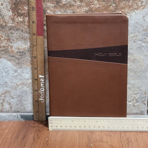 Holy Bible Giant Print Edition KJV - Picture 7 of 16